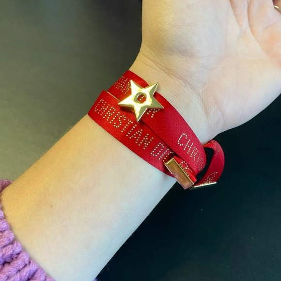 ๐5/$60 Christian Dior star ribbon bracelet - Picture 4 of 5